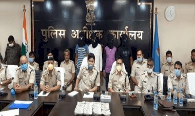 दुमका: आंध्र प्रदेश के मछली व्यवसायी से लूटकांड का खुलासा, पुलिस ने 10.48 लाख रुपये के साथ चार क्रिमिनलों को दबोचा