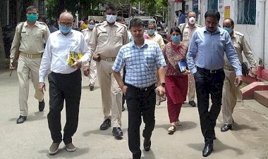 धनबाद: डीसी ने समाहणालय व अनुमंडल ऑफिस का निरीक्षण किया वर्क कल्चर में बदलाव पर जोर 