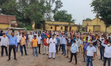 धनबाद: आउटसोर्सिंग कंपनी लोकल नौजवानो को रोजगार नहीं देगी तो आर पार की लड़ाई होगी: संतोष सिंह