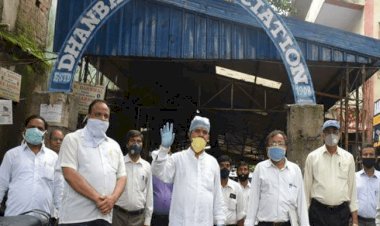 धनबाद: जमशेदपुर में एडवोकेट की मर्डर के खिलाफ धनबाद बार एसोसिएशन ने न्यायिक कार्य का बहिष्कार किया