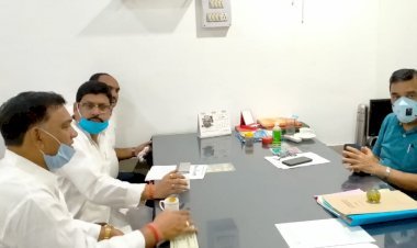 धनबाद: संतोष कुमार सिंह ने कुसुंडा जीएम से की मुलाकात, आउटसोर्सिंग कम्पनी लोकल बेरोजगारों को नियोजन की मांग