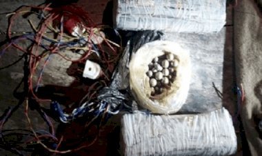 यूपी: यूसुफ के घर से भारी मात्रा में विस्फोटक तथा फिदायीन हमले में प्रयोग की जाने वाली जैकेट बरामद