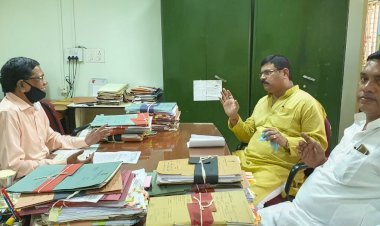 धनबाद: डेको आउटसोर्सिंग कम्पनी के खिलाफ AICC मेंबर संतोष सिंह ने डीजीएमएस को ज्ञापन सौंपा