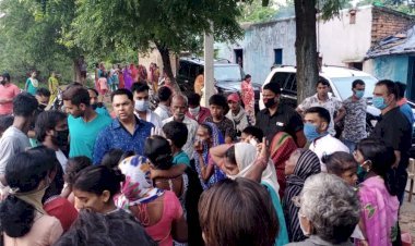 धनबाद: चैतुडीह के ग्रामीणों के समस्याओं से अवगत हुए झारखंड कांग्रेस के सचिव रणविजय सिंह