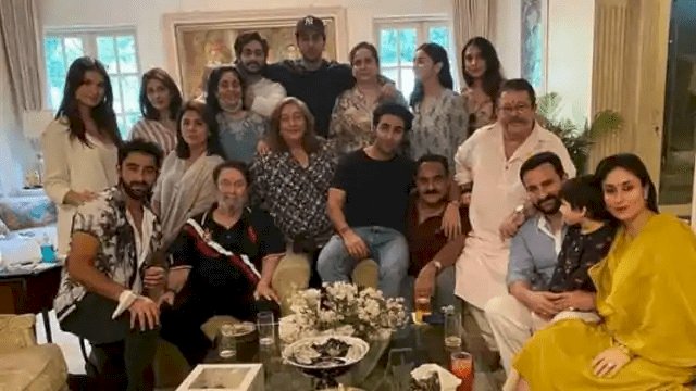 मुंबई: रक्षाबंधन के मौके पर पूरा कपूर परिवार एक साथ दिखा,करीना कपूर खान ने सोशल मीडिया पर शेयर की सेलिब्रेशन की फोटोज