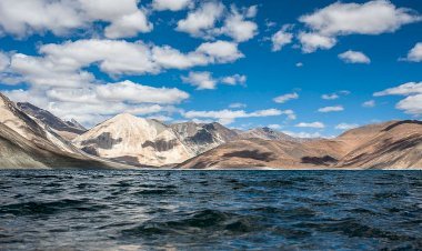 India China Tension: इंडियन आर्मी ने पैंगोंग झील के समीप फिंगर 4 की कई अहम चोटियों पर किया कब्जा