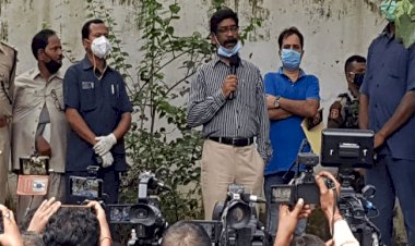 झारखंड: सीएम हेमंत सोरेन मिले लालू प्रसाद से, कहा- बिहार में आरजेडी के साथ मिलकर लड़ेंगे विधानसभा चुनाव 