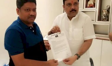 धनबाद: लिट्टीपाड़ा से रांची जाने के क्रम में गोविंदपुर जय टीएमटी पहुंचे एमएलए दिनेश मरांडी 