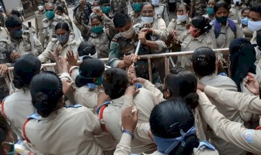 झारखंड: रांची में सहायक पुलिसकर्मियों पर लाठी चार्ज, टीयर गैस छोड़े गये, कई जख्मी