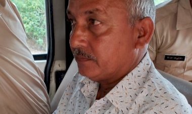 Dhanbad ACB की टीम ने बोकारो के सोनपुरा पंचायत सेवक को दो हजार रुपये घुस लेते दबोचा