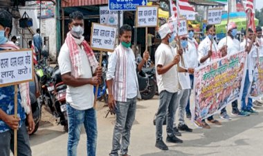 झारखंड: सरना धर्म कोड की मांग को लेकर आदिवासी समाज सड़क पर उतरा, बनाई मानव श्रृंखला