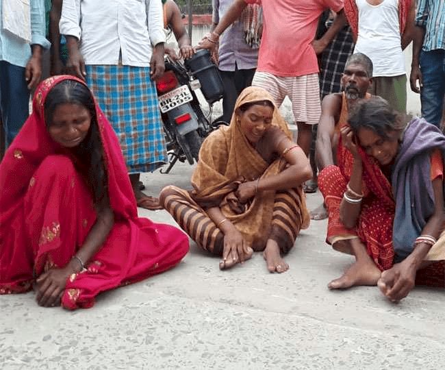 बिहार: नालंदा में  रोड पर खड़े ट्रक से टकराया एंबुलेंस, एक ही फैमिली के चार लोगों की मौत, तीन घायल