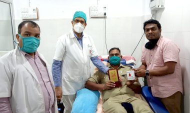 धनबाद: प्लाज्मा डोनेट करने के लिए वॉलिंटियर्स आये सामने , फस्ट प्लाज्मा डोनर को किया गया सम्मानित (देखें VIDEO)