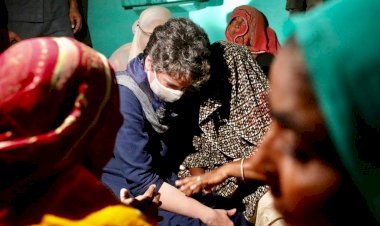 यूपी: हाथरस केस की जांच CBI से कराने की अनुशंसा, सीएम योगी आदित्यनाथ ने दिए आदेश, प्रियंका ने पीड़िता की मां को गले लगा ढांढस बंधाया