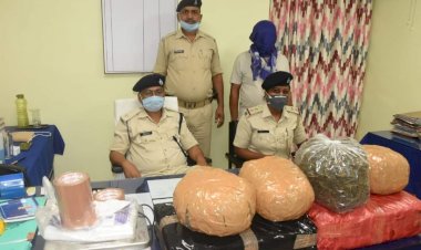 धनबाद: सरायढेला वृंदावन कॉलोनी व कुसुम बिहार में  पुलिस   का  रेड,  47  किलो गांजा बरामद
