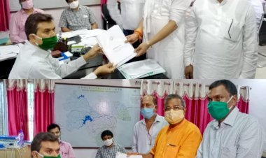 बोकारो: डबल इंजन की सरकार ने पांच हजार करोड़ कर्ज का बोझ दिया: हेमेत, बेरमो से बाटुल, जयमंगल समेत आठ कैंडिडेट ने किया नॉमिनेशन