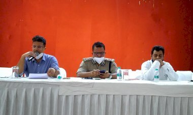 धनबाद:दुर्गोत्सव में प्रतिमा विसर्जन के लिए जुलूस की नहीं मिलेगी अनुमति, जिला स्तरीय शांति समिति की बैठक संपन्न