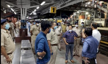 धनबाद: डीसी- एसएसपी पहुंचे रेलवे स्टेशन, 24 अक्टूबर से आनेवाले हर पैसेंजर की होगी कोरोना जांच