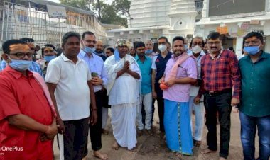 MLAमथुरा महतो ने देवघर व बासुकीनाथ में की पूजा-अर्चना, दुमका में बसंत सोरेन के लिए चलाया जनसंपर्क