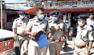 धनबाद: सिटी एसपी ने सरायढेला स्टील गेट में  की वाहनों की जांच, कोरोना गाइडलाइन का पालन नहीं करने वाले ड्राइवरों को सख्त हिदायत 