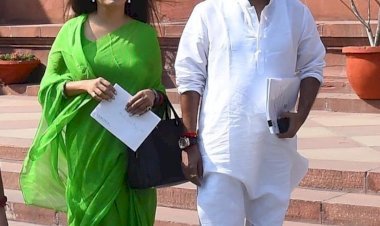 देवघर में जमीन खरीद मामले में गोड्डा एमपी निशिकांत दुबे की पत्नी को मिली अंतरिम राहत, किसी भी प्रकार की पीड़क कार्रवाई पर रोक