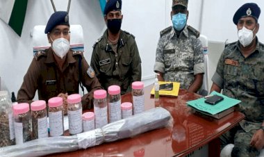 चतरा:पुलिस से लूटी गयी रायफल समेत भारी मात्रा में आर्म्स व कारतूस बरामद