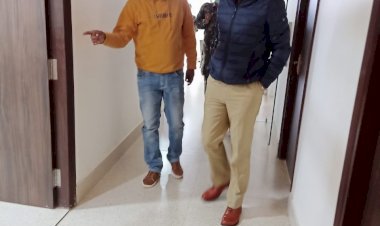 धनबाद: ASP मनोज स्वर्गियारी पहुंचे डीएम पब्लिक स्कूल, रुरल एरिया में हाईटेक शिक्षण व्यवस्था देख चेयरमैन मनी महतो को सराहा