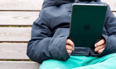 छह साल का लड़का मां के बैंक अकाउंट का यूज़ कर iPad पर 11 लाख रुपये से अधिक खर्च किये, Apple ने कहा अब राशि वापसी संभव नहीं 