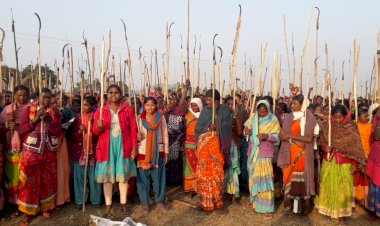 गिरिडीह: 25 लाख का इनामी नक्सली अजय महतो के गांव पर्वतपुर में सीआरपीएफ पिकेट पर ग्रामीणों का हंगमा, बैरिकेडिंग तोड़ी