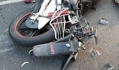 धनबाद: गोविंदपुर भीतिया मोड़ पर रोड एक्सीडेंट में बाइक सवार दो युवक की मौत