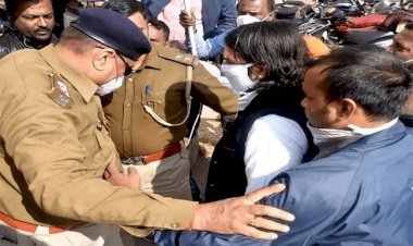 बिहार में जल्द गिरेगी नीतीश सरकार,JDU को खा जायेगी BJP: तेज प्रताप यादव, रांची रिम्स में इलारत लालू से मिले