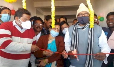 धनबाद: मनियाडीह में खुला प्राथमिक स्वास्थ्य केंद्र, मथुरा महतो किया उद्घाटन