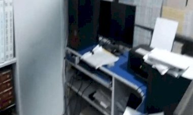 धनबाद: पुराना बाजार के किताब महल नामक दुकान में हाईटेक चोरी, सात लाख रुपये व सामानों की चोरी