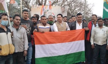 धनबाद: कांग्रेस के 136 वे स्थापना दिवस के शुभ अवसर पर सिजुआ में पदयात्रा