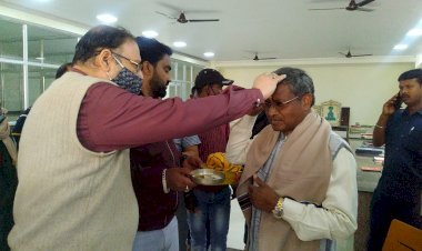 झारखंड: बाबूलाल मरांडी ने मधुबन में किया भोमिया जी महाराज के दर्शन