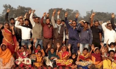 धनबाद:पाथरडीह-सुदामडीह मेन रोड बंद करने से ग्रामीण आक्रोशित, धरना, फायर पैच टू का प्रोडक्शन ठप्प 