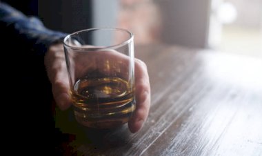 बिहार में शराबबंदी हकीकत चौंकाने वाली, हर मिनट 22 लीटर शराब पकड़ी है पुलिस और मद्य निषेध विभाग की टीम 