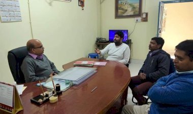 धनबाद: एनएसयूआई डेलीगेशन लॉ कॉलेज के प्रिंसिपल से मिला, सेमेस्टर-3 स्टूडेंट्स के एडमिशन फी  पर चर्चा की