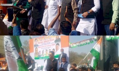 रांची: किसान अधिकार दिवस पर कांग्रेस ने किया राजभवन मार्च 