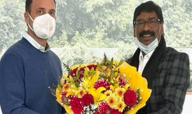 दिल्ली पहुंचे सीएम हेमंत सोरेन, सोनिया और राहुल से की मुलाकात, बोर्ड व निगम की गुत्थी सुलझी