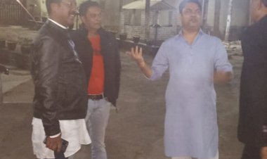 धनबाद: रणविजय सिंह के घर पहुंचे कोलेबिरा एमएलए व लोहरदगा डिप्टी मेयर