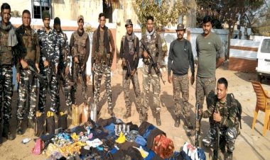 बोकारो: पुलिस व सीआरपीएफ की दबिश से झुमरा पहाड़ से भागे नक्सली, वर्दी और अन्य सामान बरामद