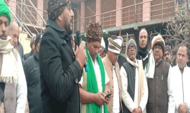 झारखंड: किसान आंदोलन के समर्थन में कांग्रेस ने गोड्डा से देवघर तक 90 किलोमीटर लंबी ट्रैक्टर रैली निकाली