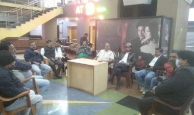 धनबाद: सिटी सेंटर मार्केट के पार्किंग एरिया में स्ट्रीट वेंडरों के कब्जे से दुकानदार परेशान, डीसी, एसएसपी से कार्रवाई की मांग 