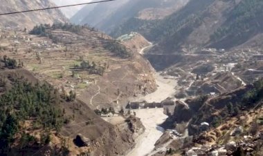 उत्तराखंड :चमोली में ग्लेशियर टूटने से भारी तबाही, 150 लोगों के लापता होने की आशंका, अभी तक मिले तीन बॉडी