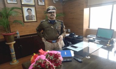झारखंड: स्टेट नये डीजीपी नीरज सिन्हा ने पुलिस हेडक्वार्टर में किया पदभार ग्रहण