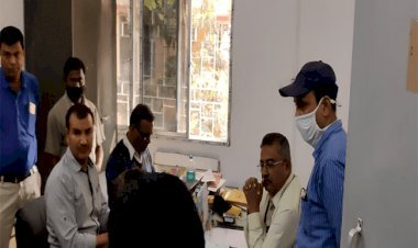 धनबाद: CBI ने ईसीएल  मुगमा के जीएम अभिजीत दास को 19,500 घूस लेते अरेस्ट किया