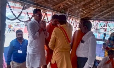 धनबाद: मुनीडीह में श्री श्री 1008 शिव शक्ति महायज्ञ में शामिल हुए रणविजय सिंह