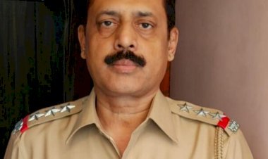 मुंबई: मुकेश अंबानी के घर के बाहर PPE किट वाला शख्स पुलिस ऑफिसर सचिन वाझे ही था! अरेस्टिंग के बाद हुए  सस्पेंड