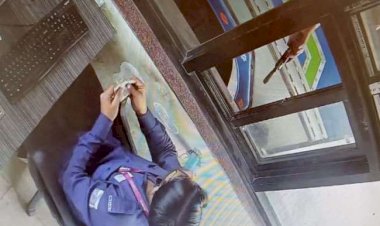 धनबाद: Maithon Toll Plaza के स्टाफ पर ट्रक ड्राइवर ने पिस्टल ताना, पुलिस स्टेशन के सामने से भाग निकले